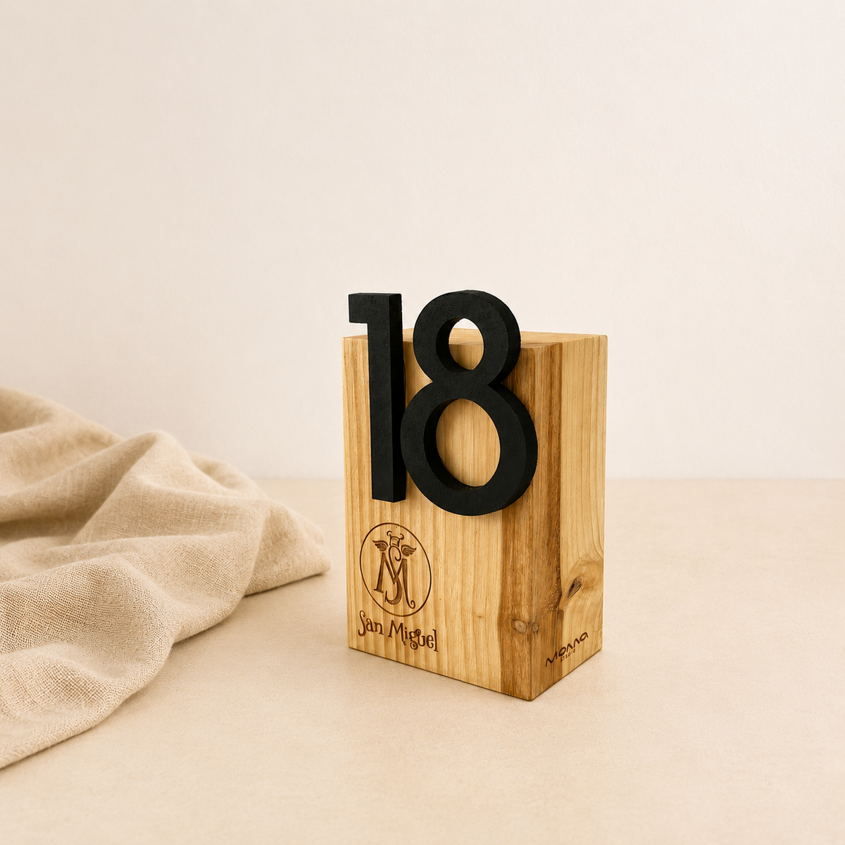 Números mesa madera