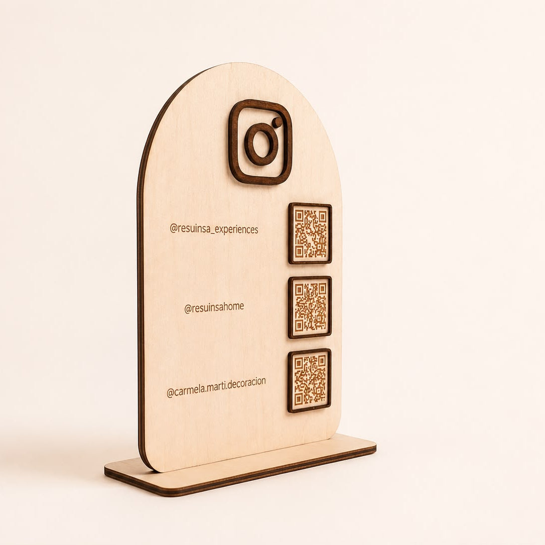 Expositor de QR Personalizado en Madera