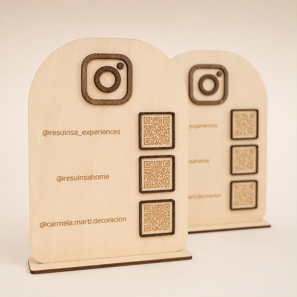 Expositor de QR Personalizado en Madera